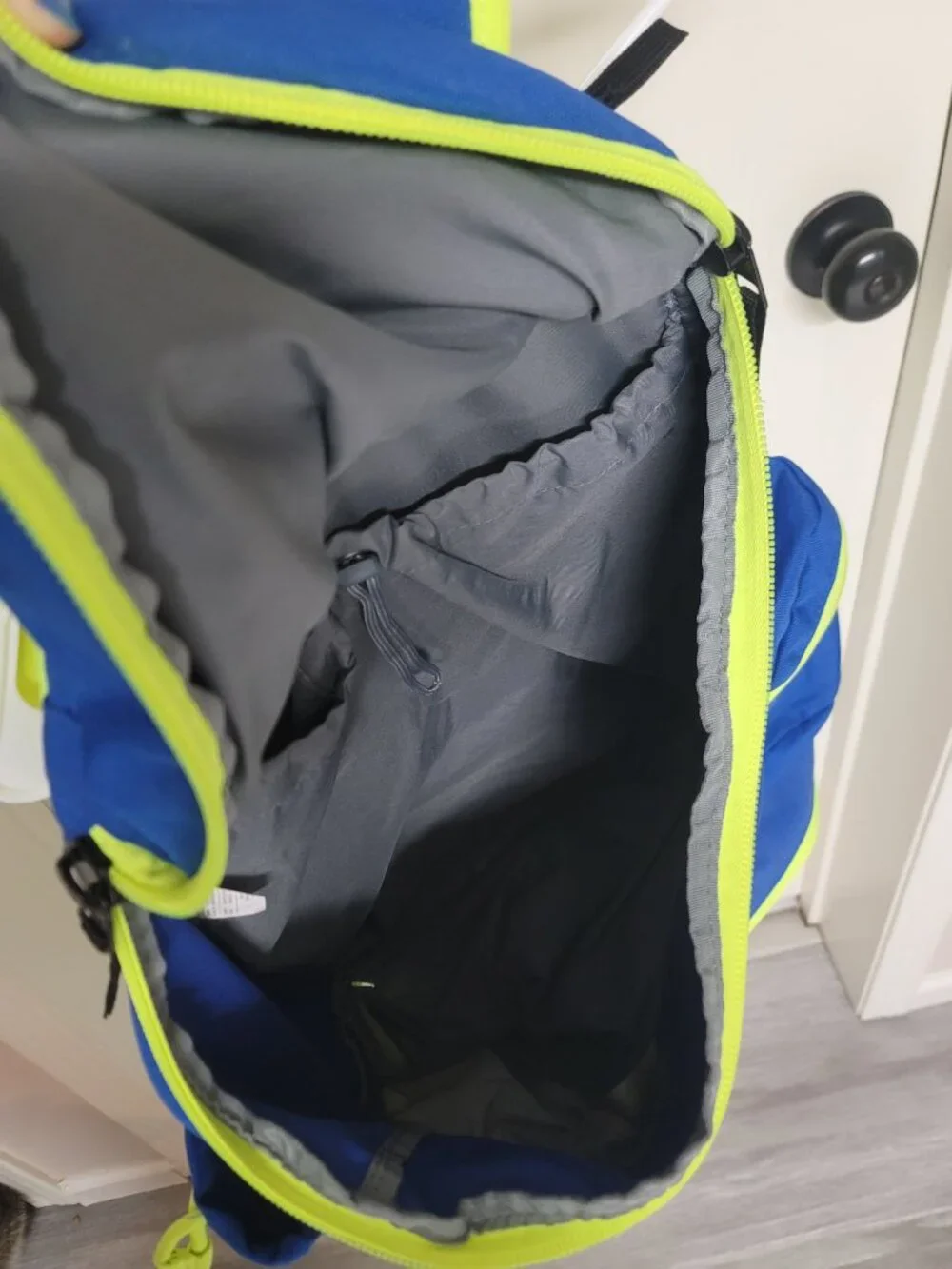 Mens neon green and blue Nike Elite backpack - slightly used but no damage
